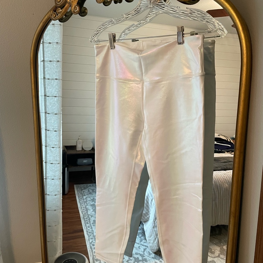 ZYIA Shiny Pearl Leggings